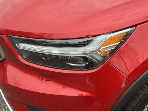 Used 2022 Volvo XC40 T5 Momentum image 8