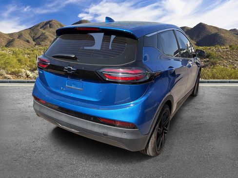 Used 2022 Chevrolet Bolt LT FWD image 3