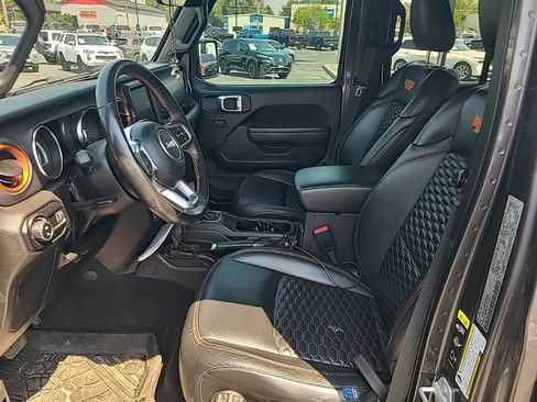 Used 2023 Jeep Gladiator Mojave w/ Cold Weather Group AWD/4WD image 9