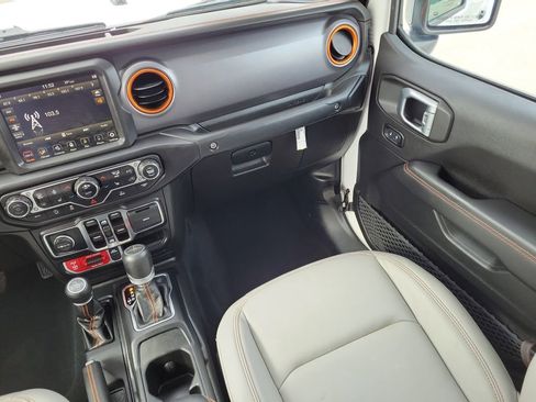Used 2022 Jeep Gladiator Mojave w/ LED Lighting Group image 17