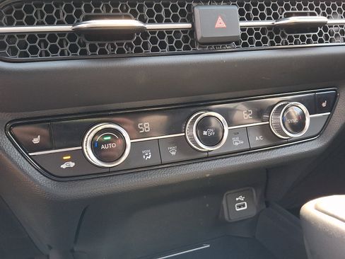 Used 2025 Honda HR-V EX-L image 16