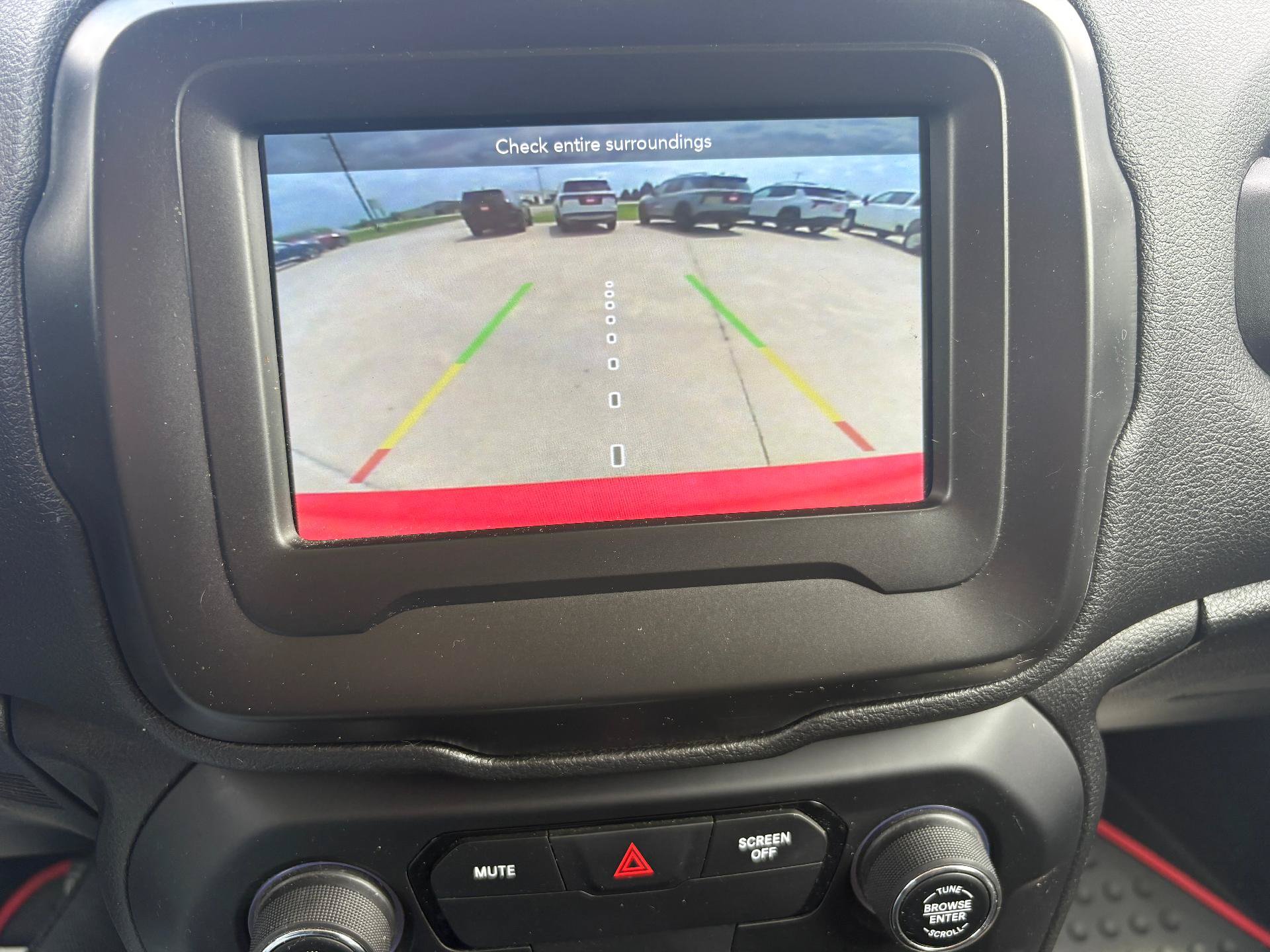 Used 2019 Jeep Renegade Latitude AWD/4WD image 21