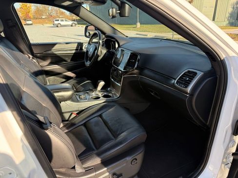 Used 2020 Jeep Grand Cherokee Limited image 13