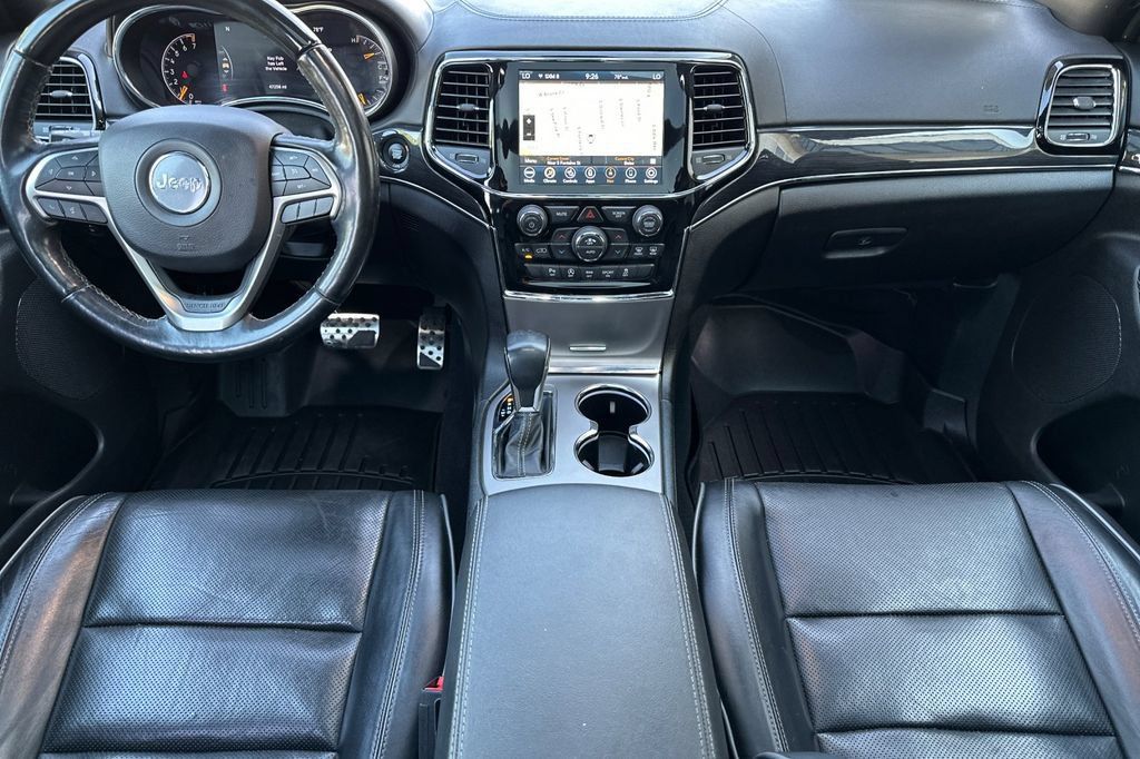 Used 2020 Jeep Grand Cherokee Overland AWD/4WD image 5