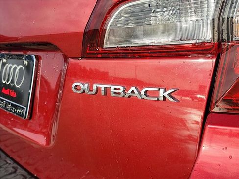 Used 2015 Subaru Outback 2.5i Limited image 10