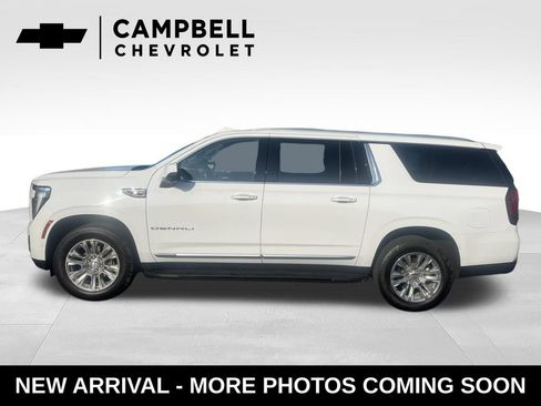 Used 2025 GMC Yukon XL Denali AWD/4WD image 2
