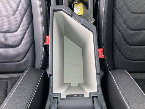 Used 2024 Volkswagen Jetta SEL image 10