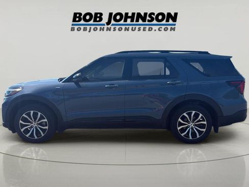 Used 2025 Ford Explorer ST-Line AWD/4WD image 4