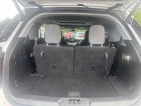 Used 2021 Ford Explorer XLT w/ Equipment Group 202A image 15