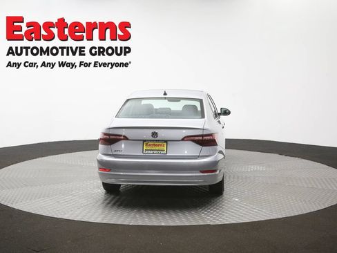 Used 2020 Volkswagen Jetta SE w/ SE Cold Weather Package FWD image 38