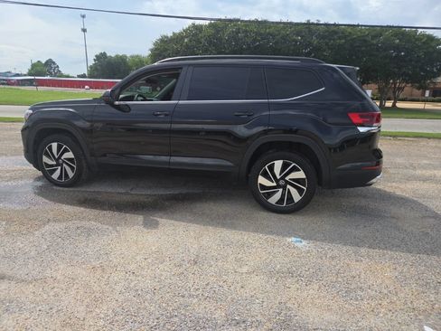 Used 2024 Volkswagen Atlas SE FWD image 5