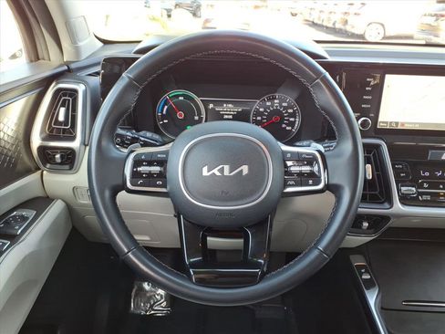 Used 2023 Kia Sorento EX image 18