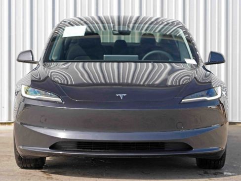 Used 2025 Tesla Model 3 Long Range image 7