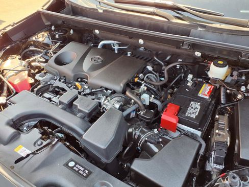 Certified 2024 Toyota RAV4 XLE FWD image 9