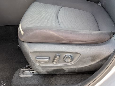 Used 2021 Toyota RAV4 XLE image 15