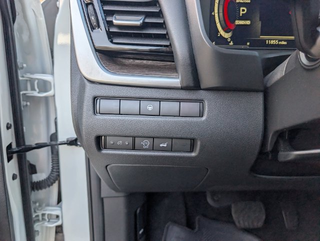 Used 2024 Nissan Rogue Platinum FWD image 11