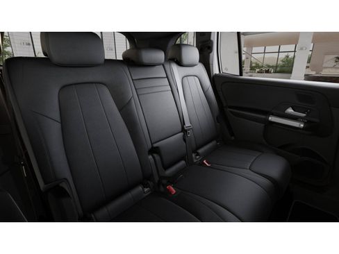 New 2026 Mercedes-Benz GLB 250 image 4