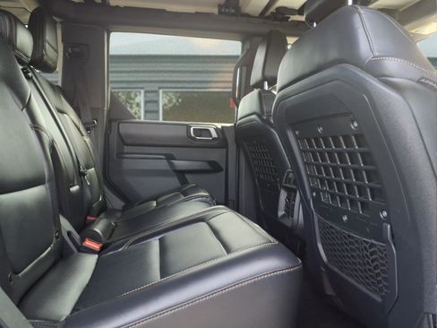 Used 2025 Ford Bronco Badlands image 12