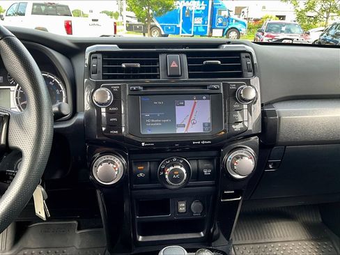 Used 2019 Toyota 4Runner TRD Off-Road Premium AWD/4WD image 17