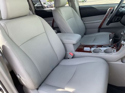 Used 2013 Toyota Highlander Limited AWD/4WD image 14