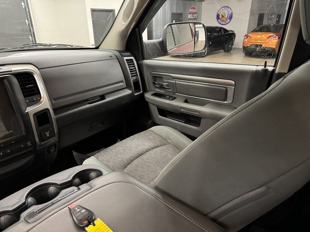 Used 2013 RAM 2500 SLT w/ Luxury Group AWD/4WD image 32
