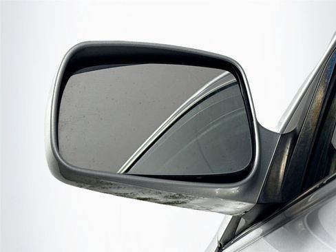 Used 2011 Toyota Camry image 5