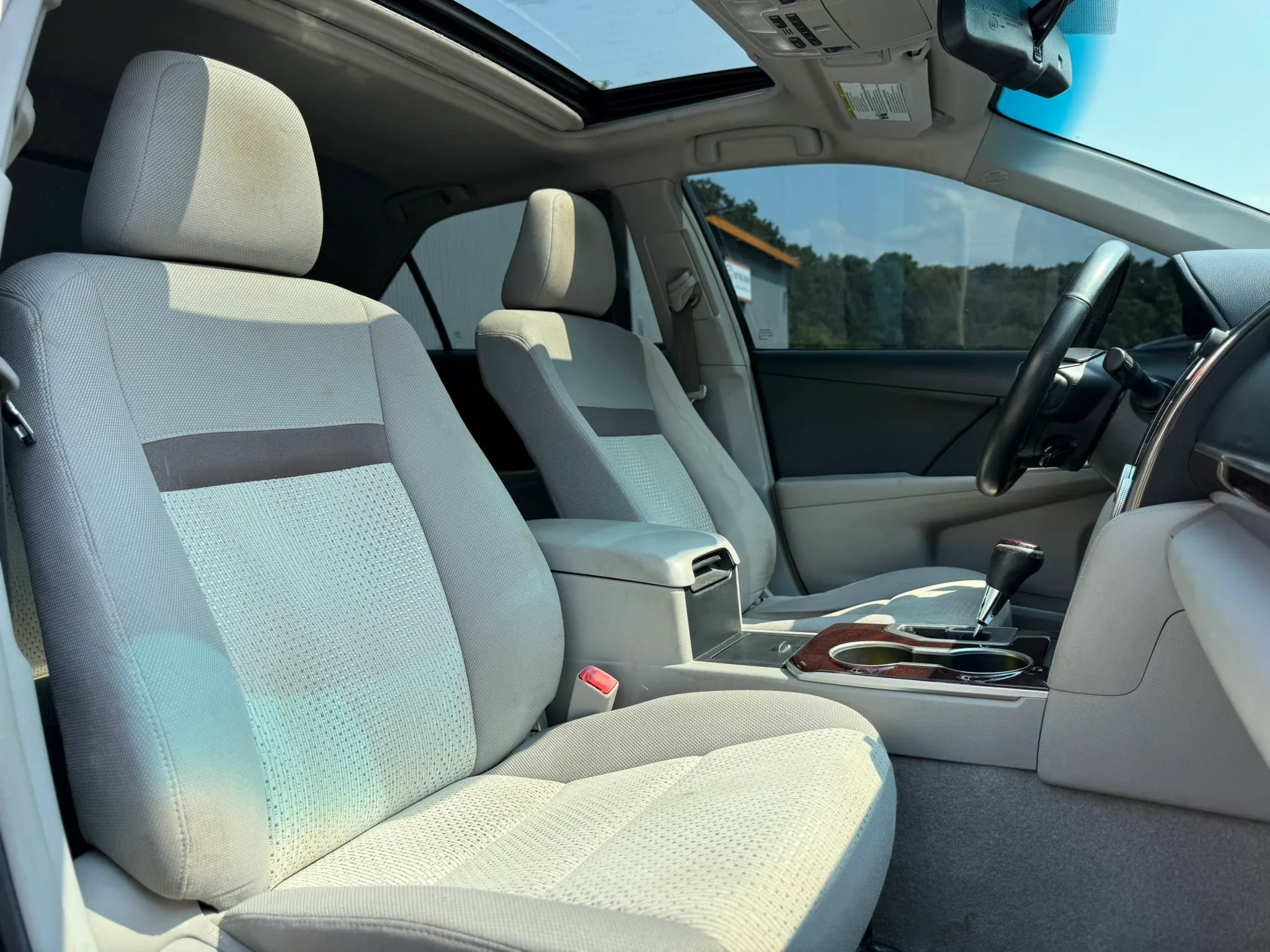Used 2014 Toyota Camry XLE w/ Convenience Package FWD image 25