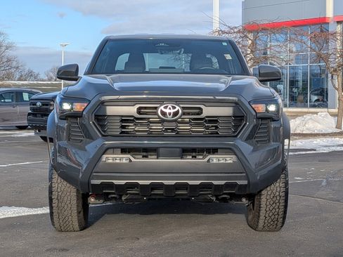 Certified 2024 Toyota Tacoma TRD Off-Road image 2