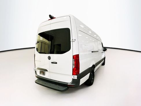 Used 2024 Mercedes-Benz eSprinter 170 Cargo image 8