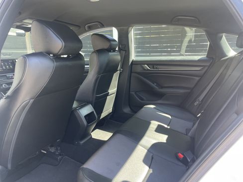 Used 2019 Honda Accord Sport image 10