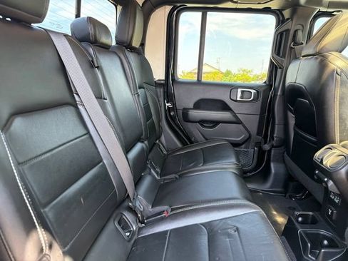 Used 2020 Jeep Gladiator Overland AWD/4WD image 24
