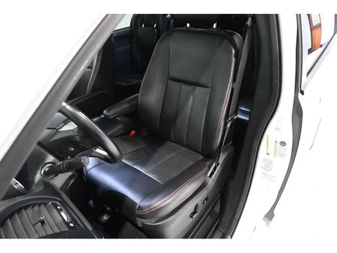 Used 2016 Dodge Grand Caravan R/T FWD image 14