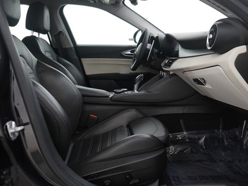 Used 2019 Alfa Romeo Giulia Ti Sport w/ Quick Order Package 22S Sport image 11