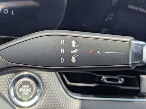 New 2026 Chevrolet Equinox RS w/ Convenience Package III FWD image 32