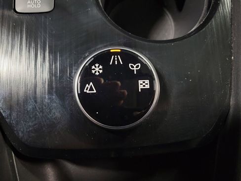 Used 2023 Nissan Rogue SV AWD/4WD image 15