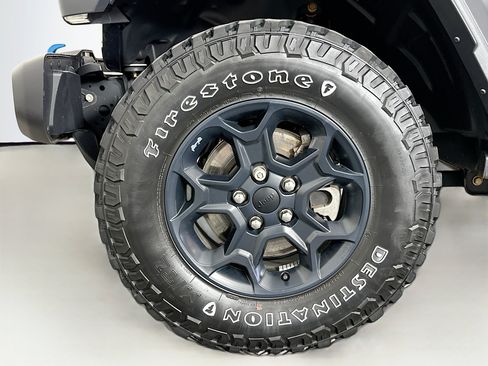 Used 2023 Jeep Wrangler Unlimited w/ Sun & Screen Package AWD/4WD image 11