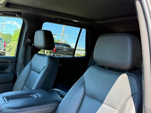 Certified 2021 Chevrolet Tahoe Z71 w/ Z71 Signature Package AWD/4WD image 19