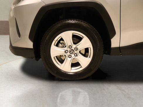 Used 2021 Toyota RAV4 LE image 7