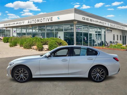 Used 2022 BMW 330i xDrive Sedan w/ Premium Package image 4