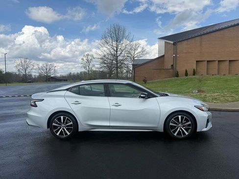 Used 2022 Nissan Maxima SV w/ Floor Mat Group image 2