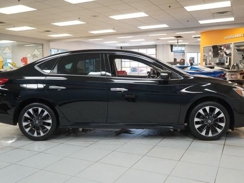 Used 2019 Nissan Sentra SR image 15