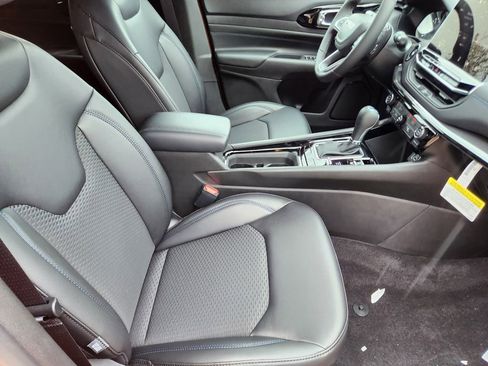 New 2026 Jeep Compass Latitude image 10