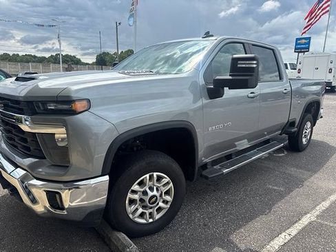 Used 2025 Chevrolet Silverado 2500 LT w/ Convenience Package AWD/4WD image 1