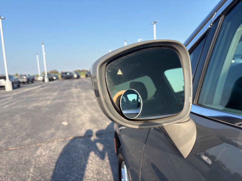 Used 2022 Chrysler Pacifica Touring-L FWD image 36