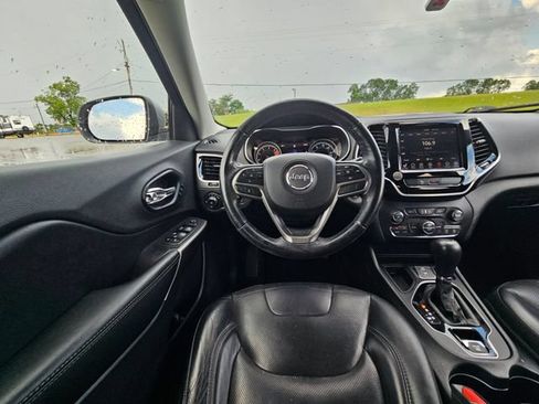 Used 2019 Jeep Cherokee Limited FWD image 13