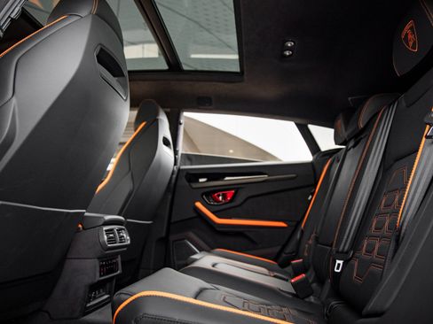 Used 2025 Lamborghini Urus SE image 36