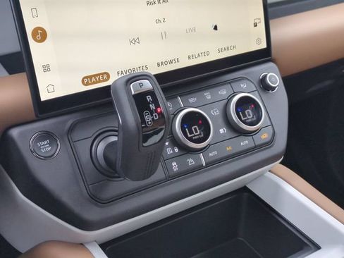 New 2026 Land Rover Defender 130 X-Dynamic SE AWD/4WD image 9