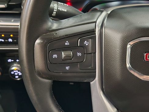 Used 2023 GMC Yukon XL SLT AWD/4WD image 49