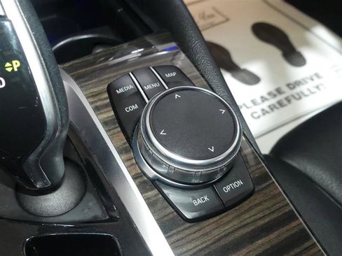 Used 2018 BMW 530i xDrive image 38