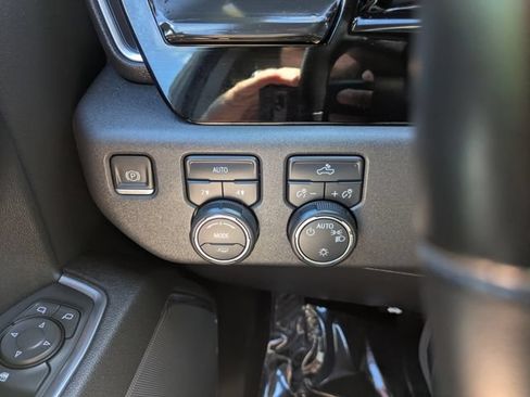 Used 2023 Chevrolet Silverado 1500 LT AWD/4WD image 20